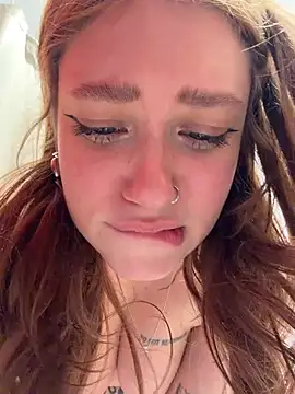 Lucy-joy - open pussy lips zoom