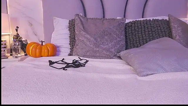 Ramona_Flower - show tits and slow massage 💦🤤