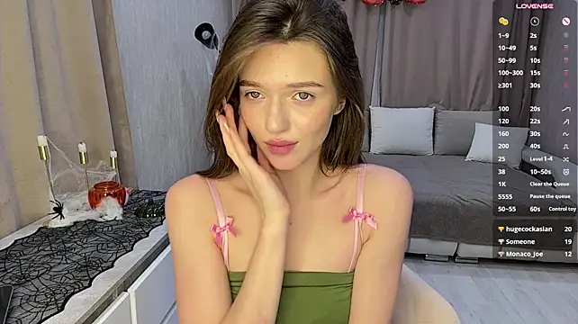 Honey_Alicia - I`ll play straps on my shoulders