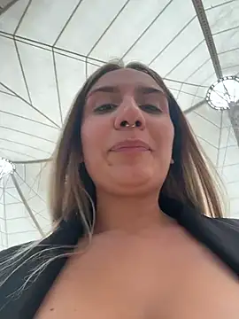 Sarah_honey__ - Wet me in public