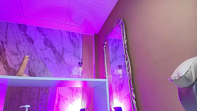 Sophiaamethystt - spanking the ass until it turns red😏😏