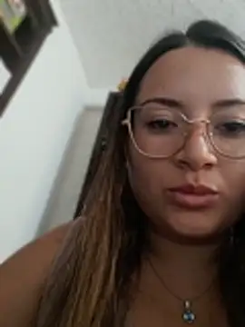 LunaDiaz999 - Explicit show in the bathroom