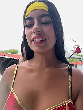 SAMY_AND_ARI - Suck pussy in public+video