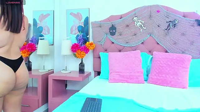 ThyaraJhons - control lush in my ass 🍑😈💗🌸