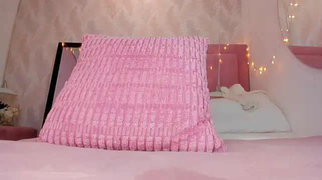 KarolyneLune - cremay pussy deep fingers
