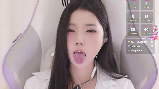 Kitty_baby77 - 完成任务 脱内衣揉胸
