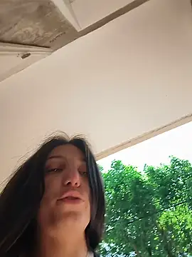 Petitebelu - Flash tits outside