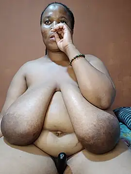 HugeTitisxx - Suck boobs