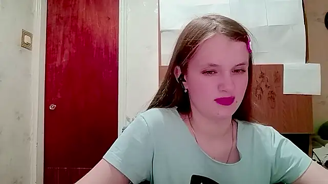 CecilleSollors - Draw hearts on the nipples