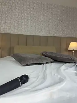 LyraBell - fingering prettypussy