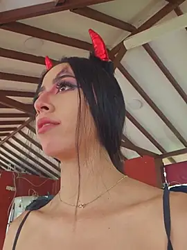 SAMY_AND_ARI - Suck pussy in public+video