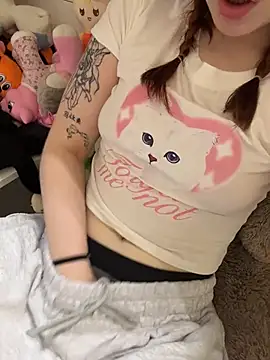 Freaky__Nikki - pussy play with open door risky