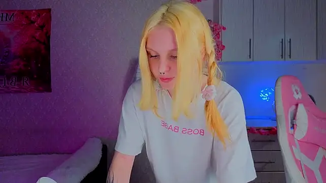 Hi_Kitti - slap ass