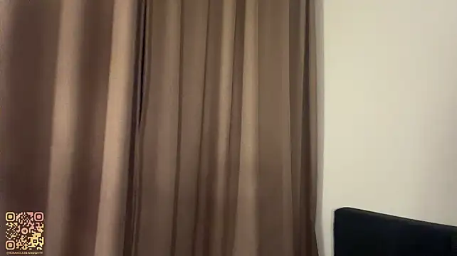 SherikaIwanicki - ride my pillow with naked back!💋