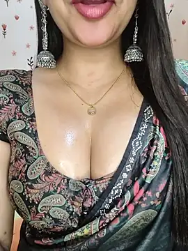 SO-CUTE-MERRY- - Full nude show