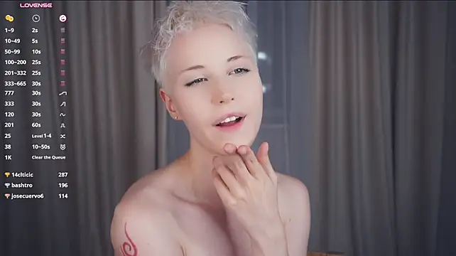 HattieSkay - Take off my skirt