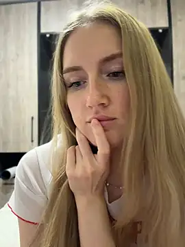 Olliebells - Tease boobs