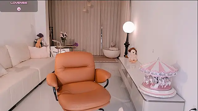 Honey113 - 脱一件