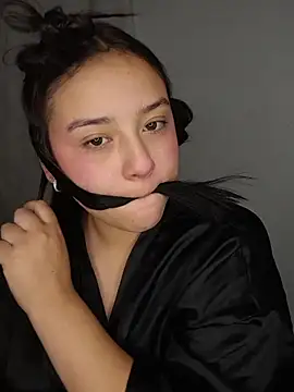EmilyRoy77 - Dildo in virgin pussy