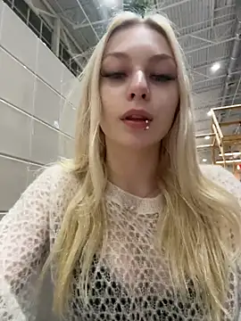 AngelinaTous - Showing tits +finger sucking 💘
