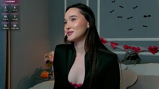 LindaMaxx - Unbutton your top