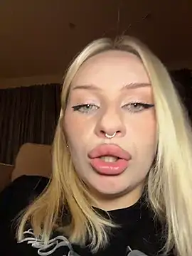 DayaFoxy - MAKE ME BURST WITH BIG SQUIRT