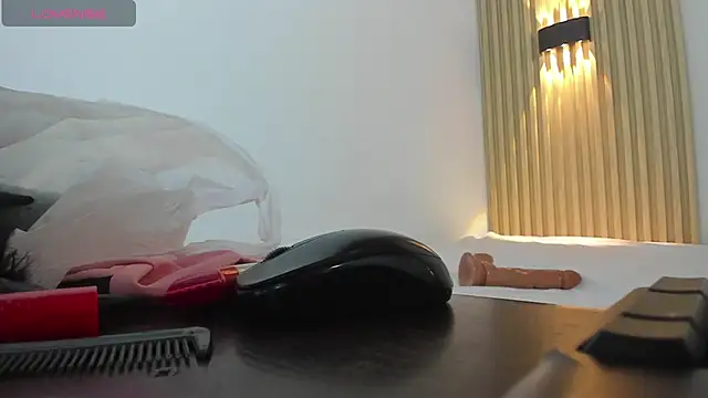 EllaScott7 - I'll show you my beautiful breasts
