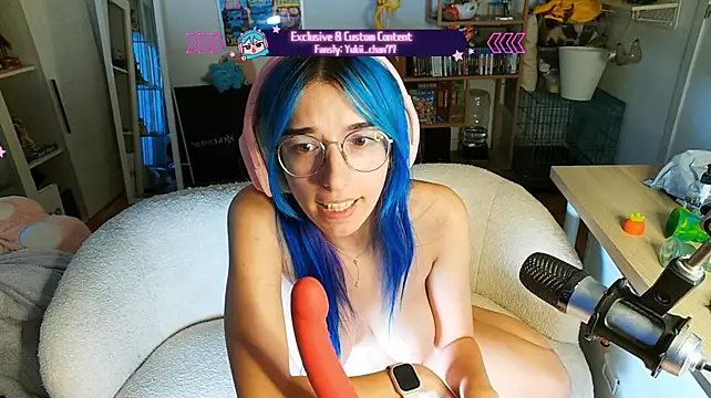 Yukii-chan77 - Masturbate with dildo until orgasm