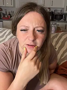 Poppyshaw_ - Bend over spank 10x