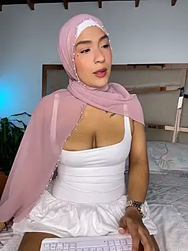 Amira-Zahra - TITSJOB + OIL