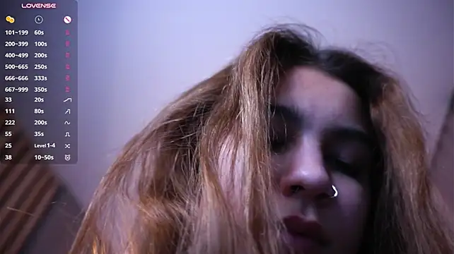 Cheekie_breekie - Sexy tits massage close to cam