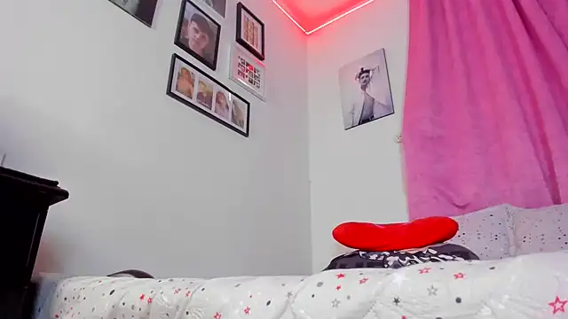 Megan_100 - fucking my ass with the head of my dildo