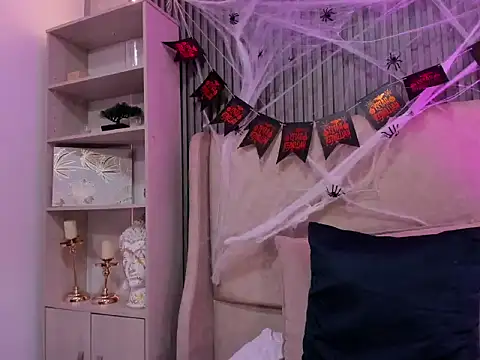 KeniaArias - 🎃Naked 10 min👻🕷️