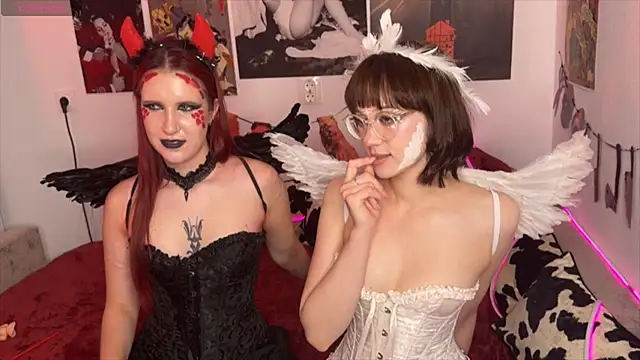 Lana__and__Jana - Panties roll-down tease