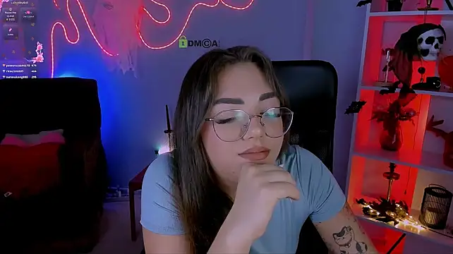 Kiki_swan - show ass