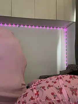 Honey_babee - Show tits