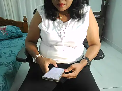 Mallu-mayakutty-tamil