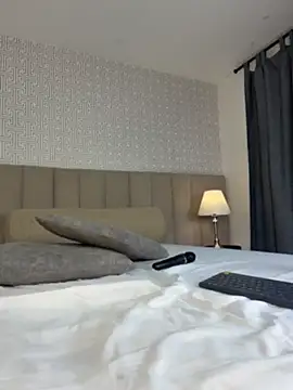 LyraBell - fingering prettypussy