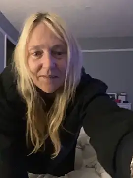 Blondnboujee53 - Dildo in pussy 1 min