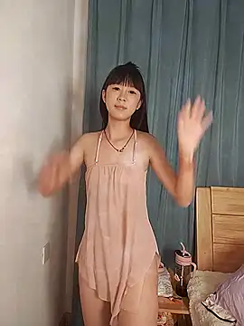 Qingqing258 - 哥哥们青青需要众筹小粉，明天上给你们玩哦