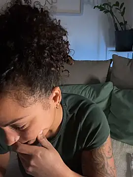 SweetPetiteNoir - Suck my Finger + Dirtytalk 😈