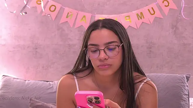 Nicky_and_Blake - show tits
