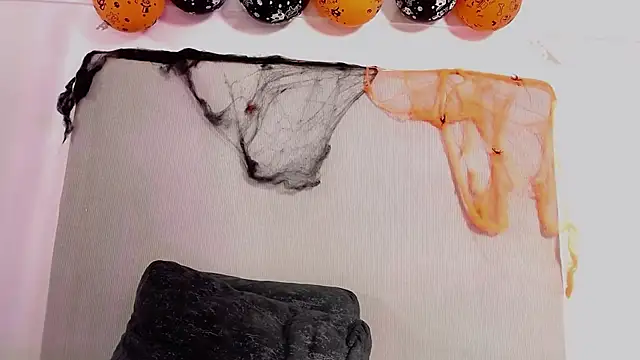 Queen_adhara - OIL ON THE BREASTS