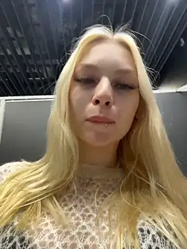 AngelinaTous - I'll show my ass + spank 5 times🍑