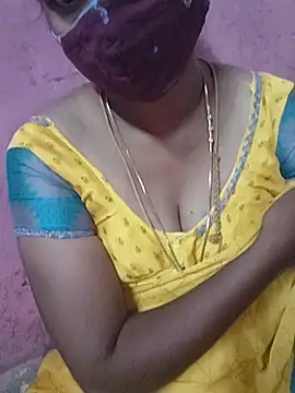 Tamilponnuaslabi - Boobs oil show