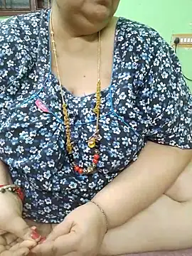 Tamil-mayasri - boobs oil