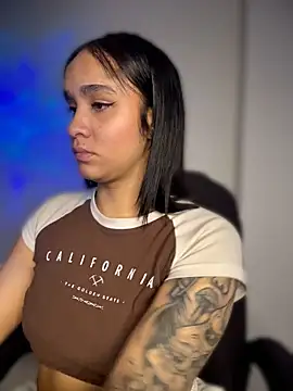Isabella-Teen - Flash Ass🍑