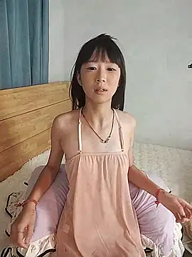 Qingqing258 - 哥哥们青青需要众筹小粉，明天上给你们玩哦