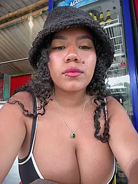 Serena_willow - 2 fingers in the pussy
