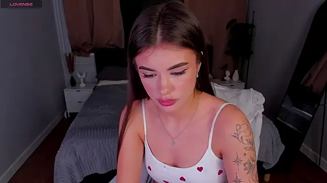 Alisha_Blakee - show off your outfit